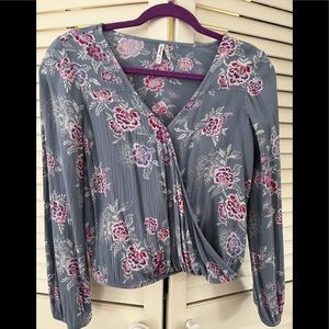 Mudd brand floral wrap top xxs